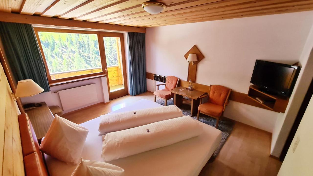 Hotel Cresta Замнаун Екстер'єр фото